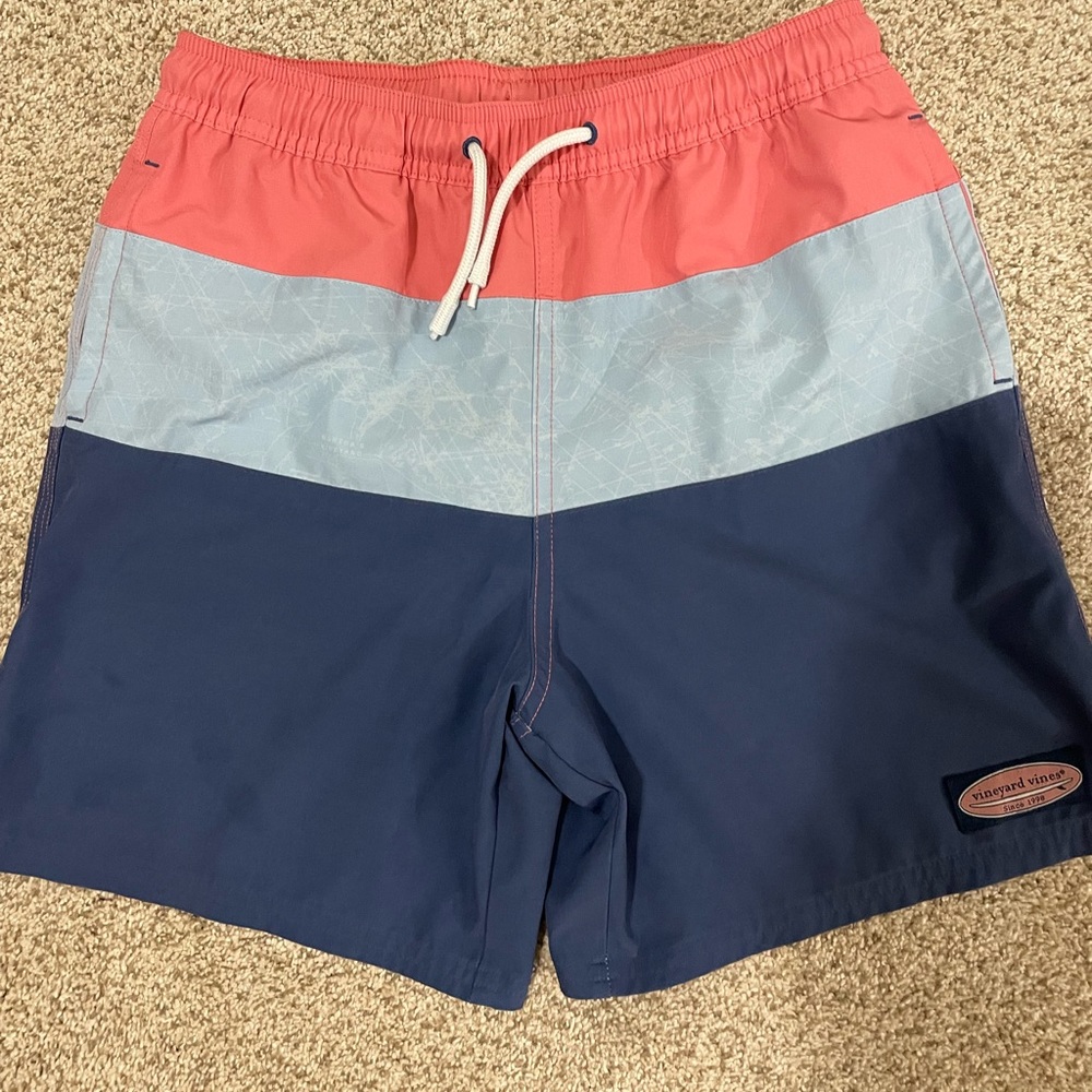 Boys Vineyard Vines size Medium (12-14) Swim Trunks